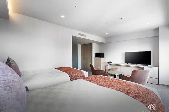 Room 10 of 48