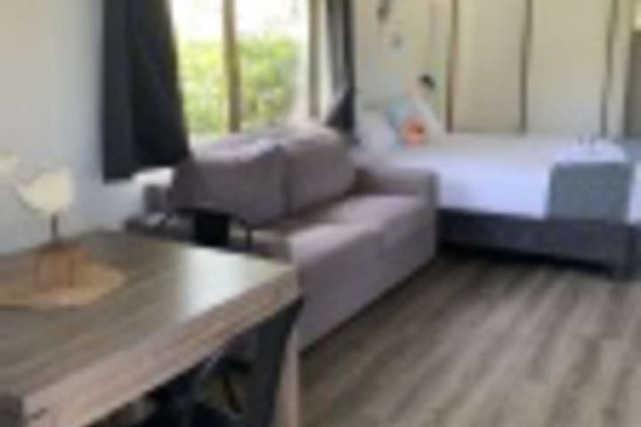 Room 305 of 504