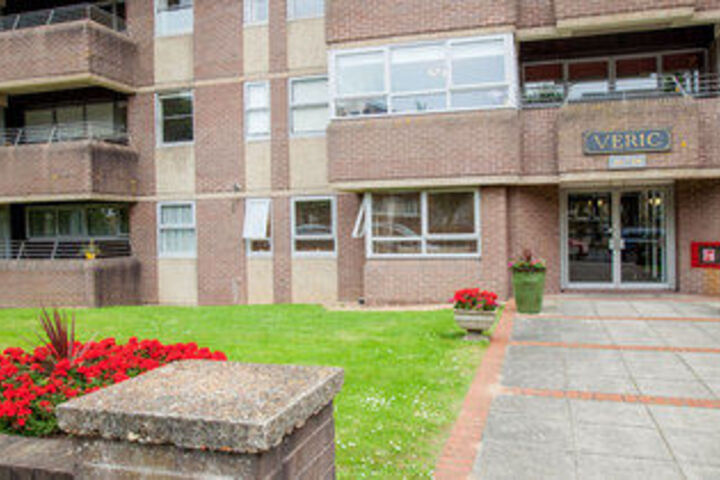 Brighton Getaways Spacious Studio Apt