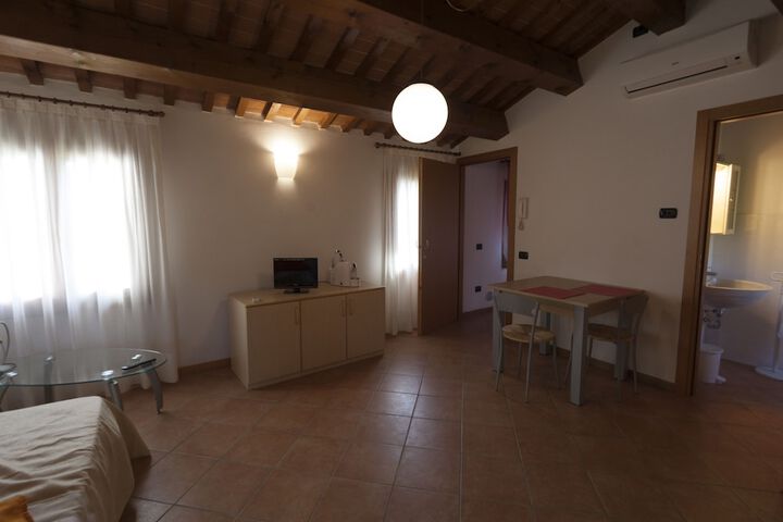 Room 7 of 68