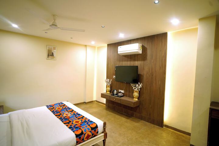 Room 10 of 30