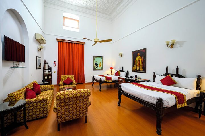 Room 4 of 55