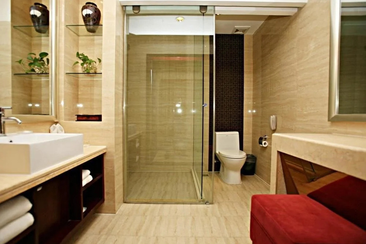 Room 8 of 21