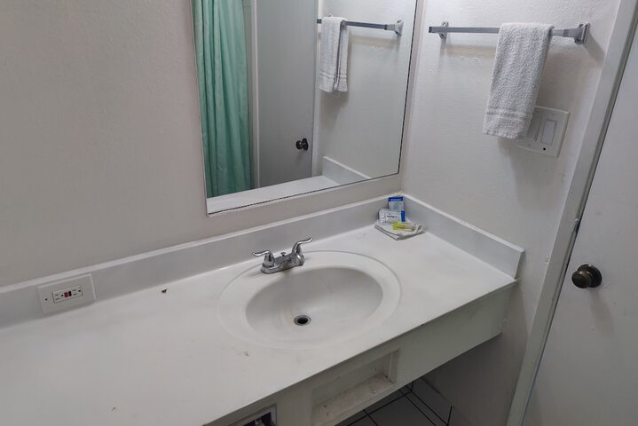 Room 11 of 13