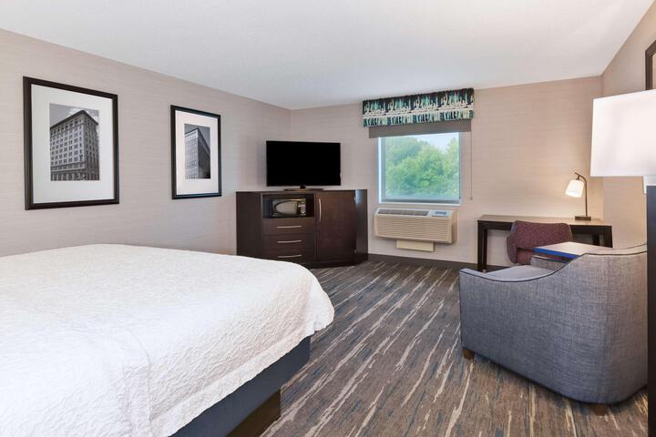 1 King Bed (1 of 23)