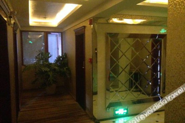 Hotel Interior 12 of 23