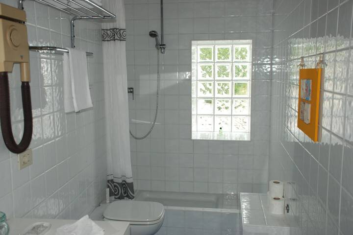 Room 3 of 45