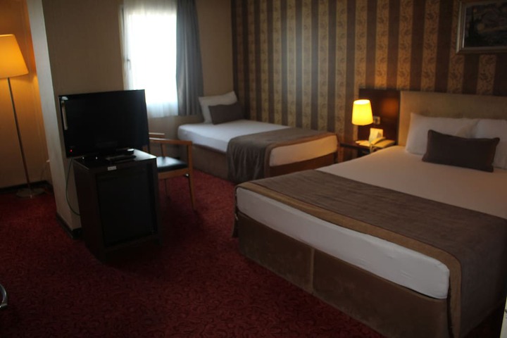 Room 8 of 24
