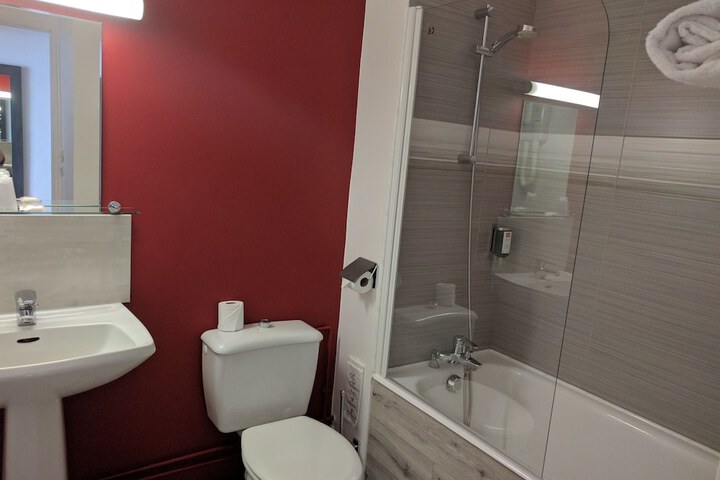 Room 30 of 50