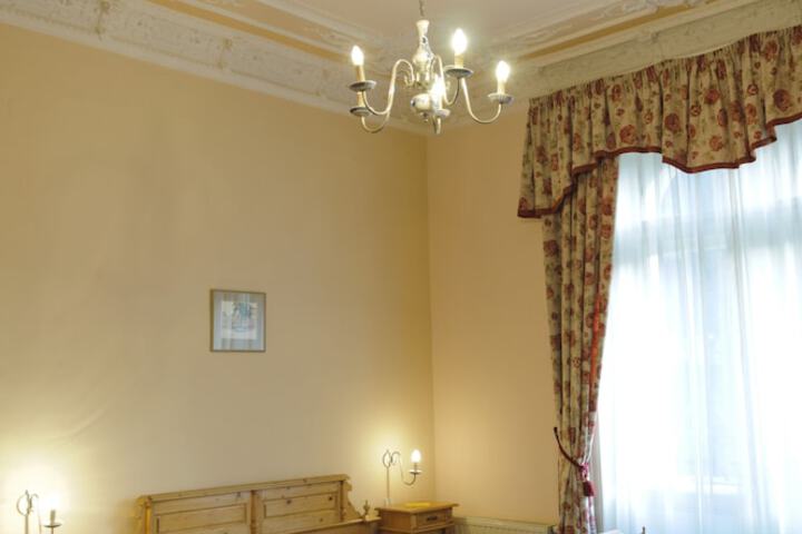 Room 5 of 41