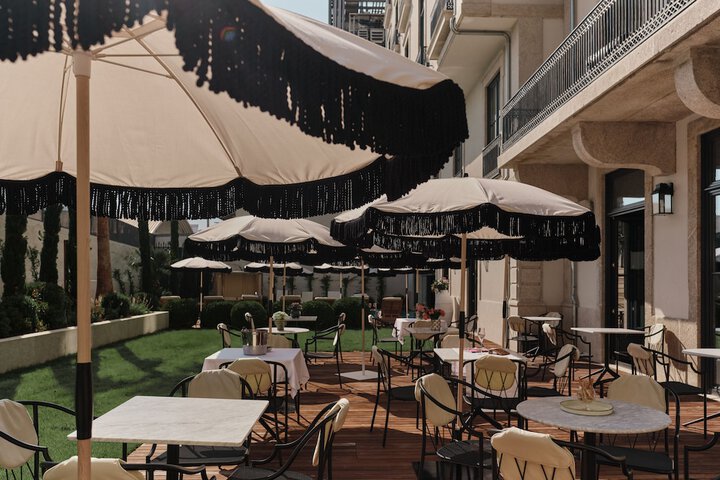 Hotel Exterior 143 of 158