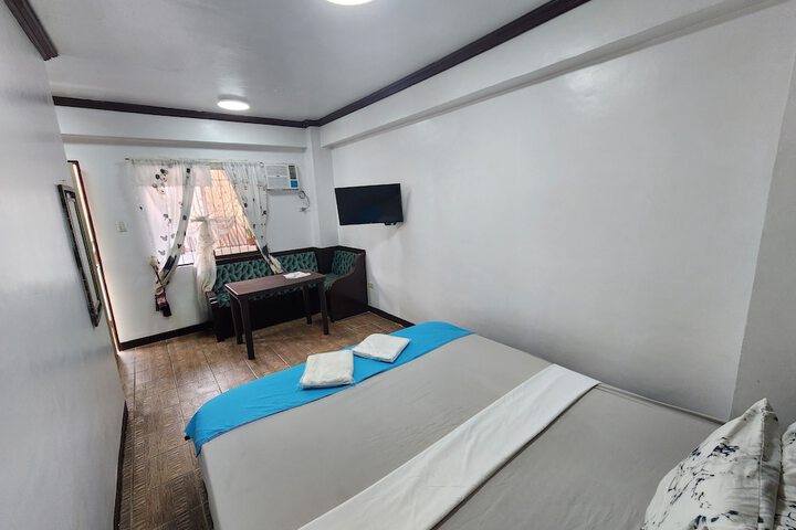 Room 10 of 30