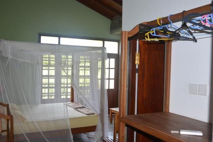 Room 14 of 76