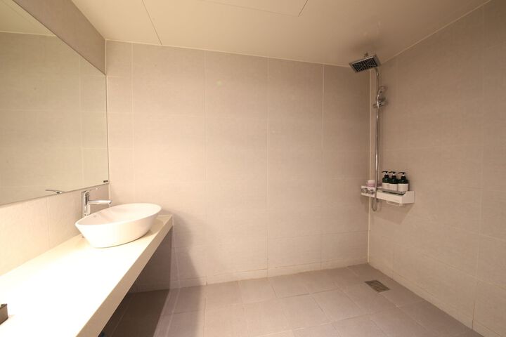 Room 40 of 45