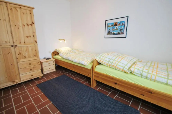 Room 5 of 13