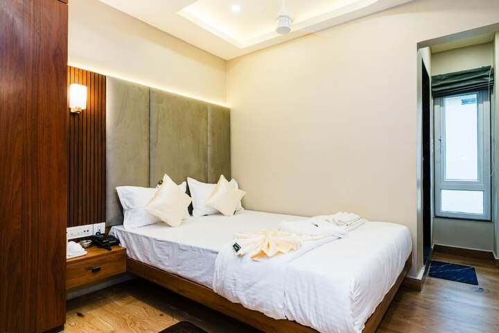 Room 5 of 24