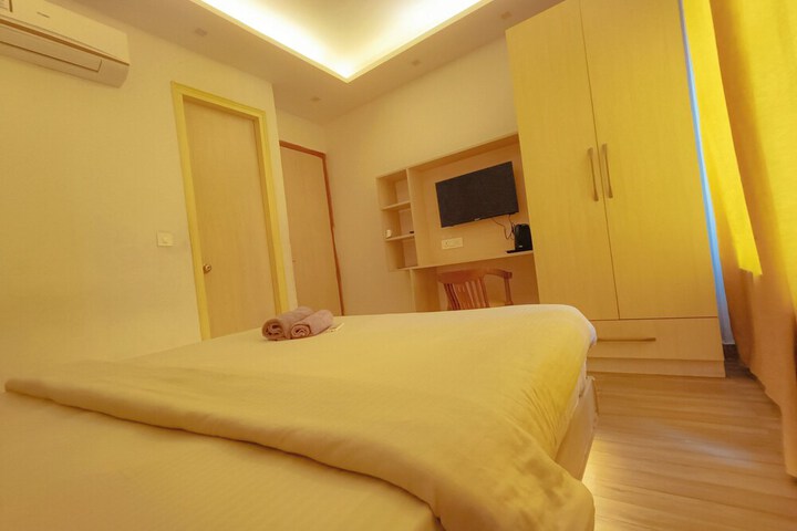 Room 6 of 44