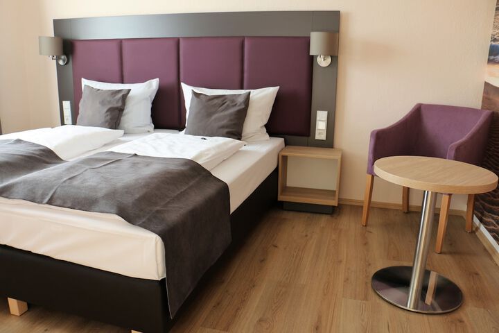 Room 5 of 25