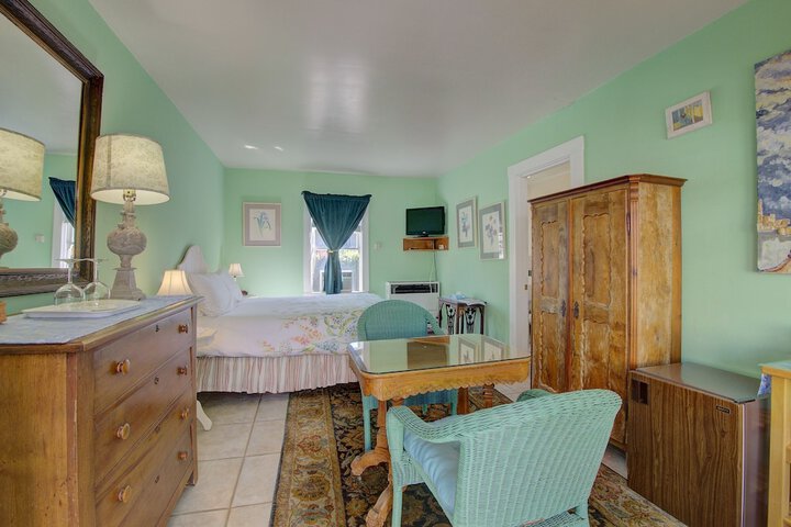 Room 26 of 156