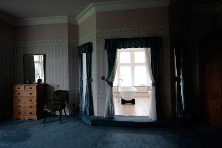Room 28 of 121