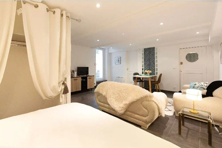 Room 3 of 14