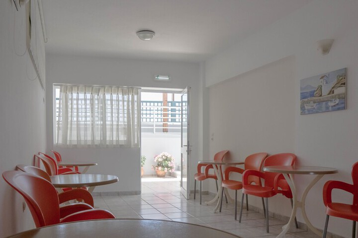 Room 26 of 38