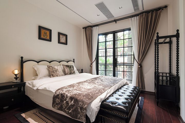 Room 2 of 17