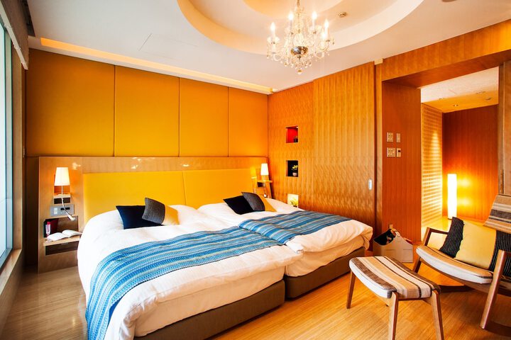 Room 7 of 176