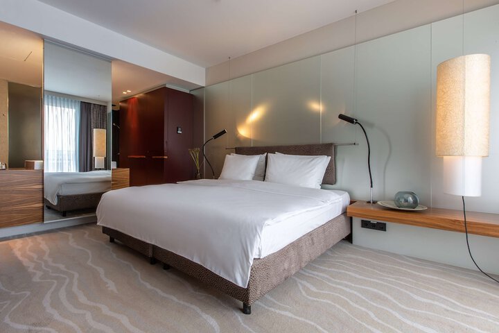 Room 43 of 122