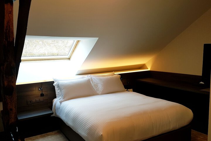 Room 8 of 67