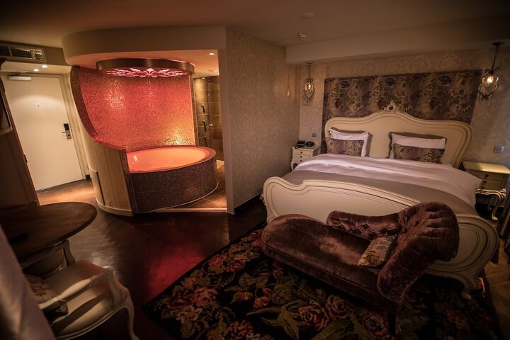 Room 3 of 50