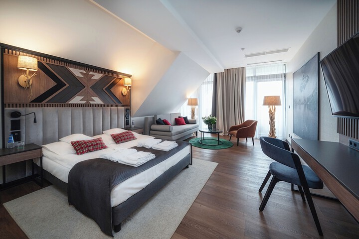 Room 43 of 98