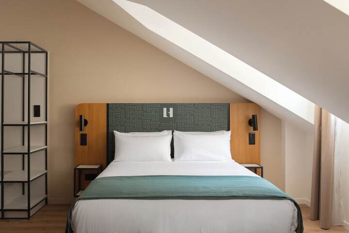 Room 16 of 53