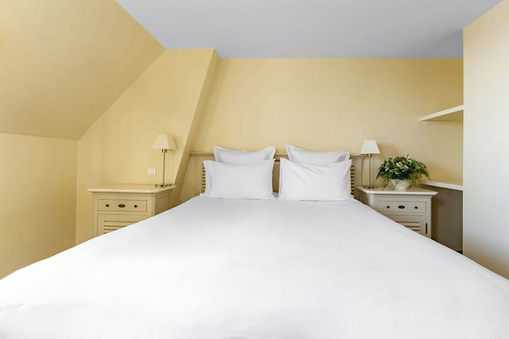 Room 14 of 76