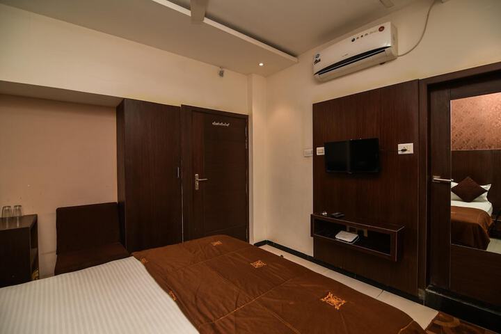 Room 32 of 57