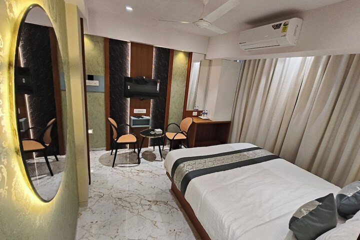 Room 8 of 60