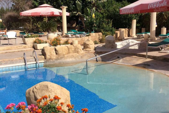 Pool 29 of 45