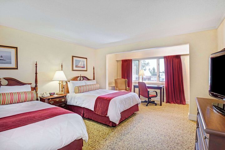 2 Double Beds (4 of 14)