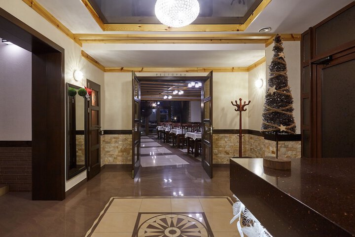 Ballroom/Hall 56 of 61