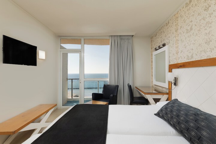 Room 18 of 46