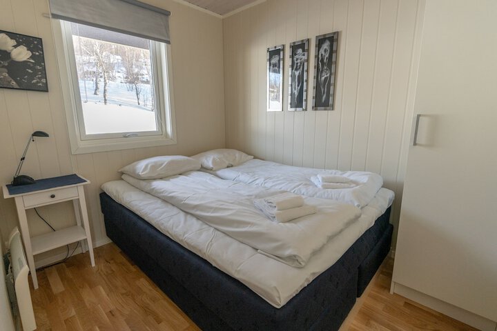 Room 8 of 74