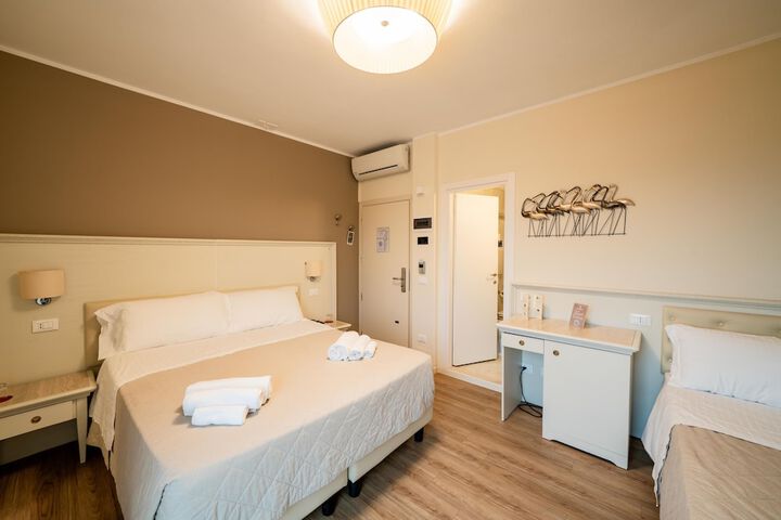 Room 25 of 71
