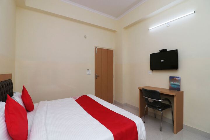 Room 18 of 25