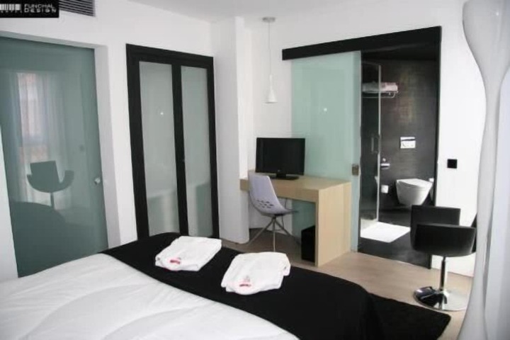 Room 4 of 51