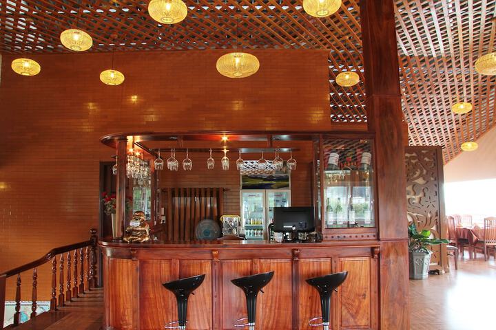Lounge 191 of 210