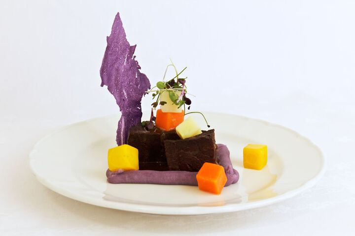Dining 9 of 14