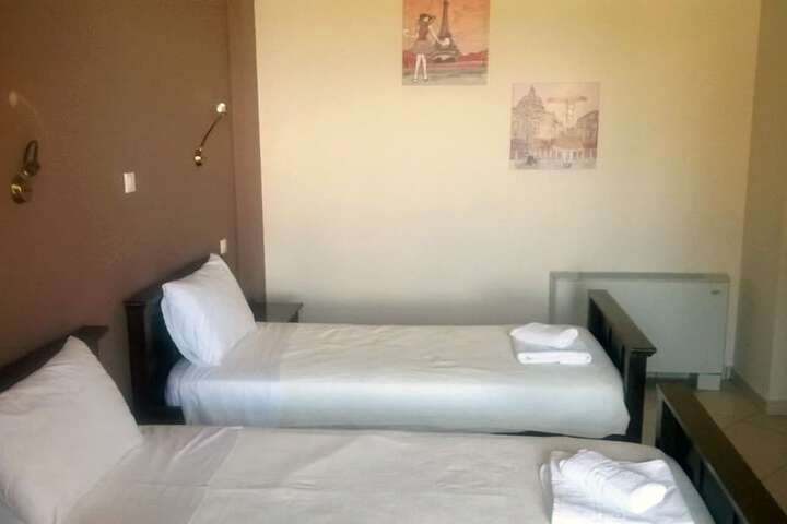Room 7 of 10