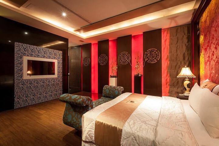 Room 38 of 62