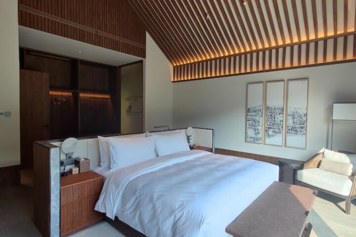 Room 45 of 83