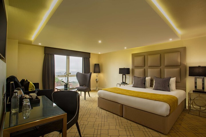Room 27 of 127